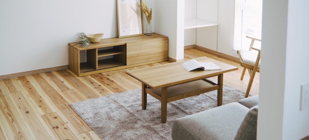 勾配天井のある2階リビングの家