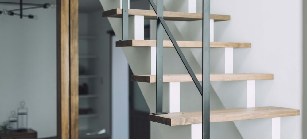 スリット階段のある家