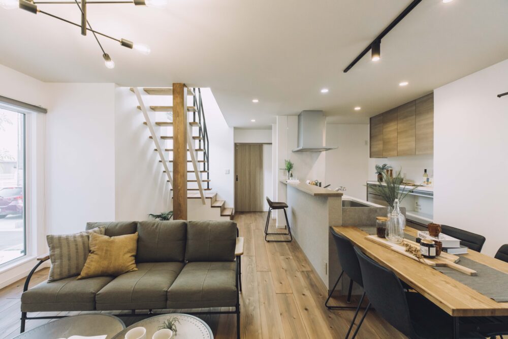 スリット階段のある家