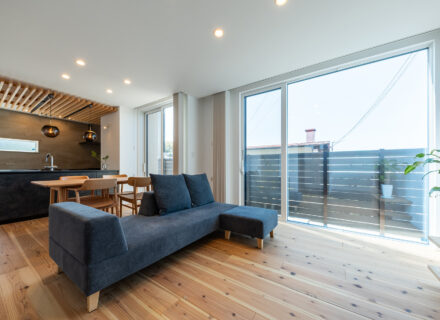 海の見える高台の家